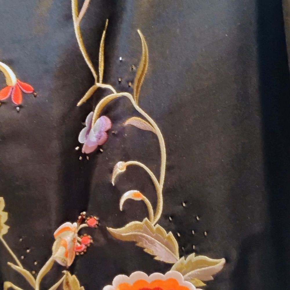 New Silk Skirt from London (US 12) - Picture 4 of 6